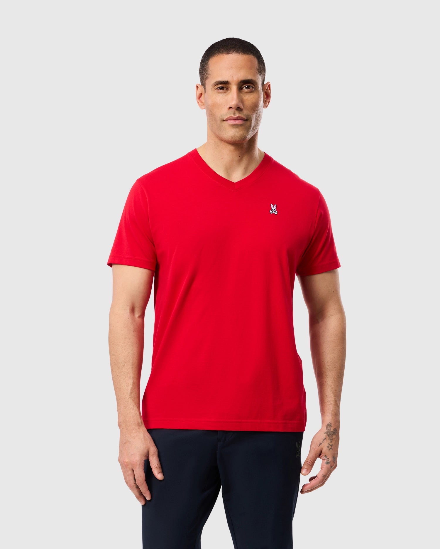 MENS CLASSIC V NECK TEE - B6U100CRPC - Image 2